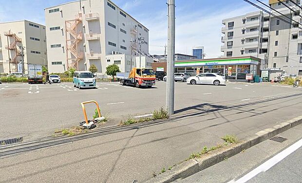 ファミリーマート厚木インター店