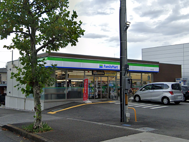 ファミリーマート町田忠生店