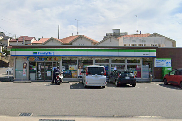 ファミリーマート綾瀬小園西店