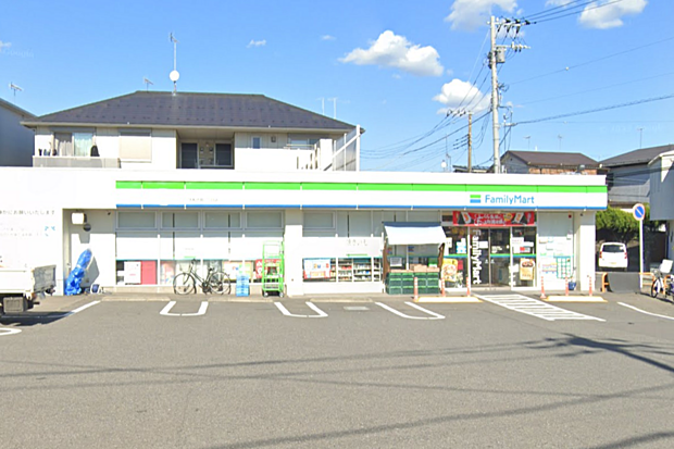 ファミリーマート大和代官二丁目店