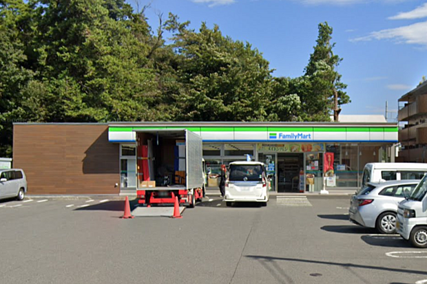 ファミリーマート中央林間西六丁目店