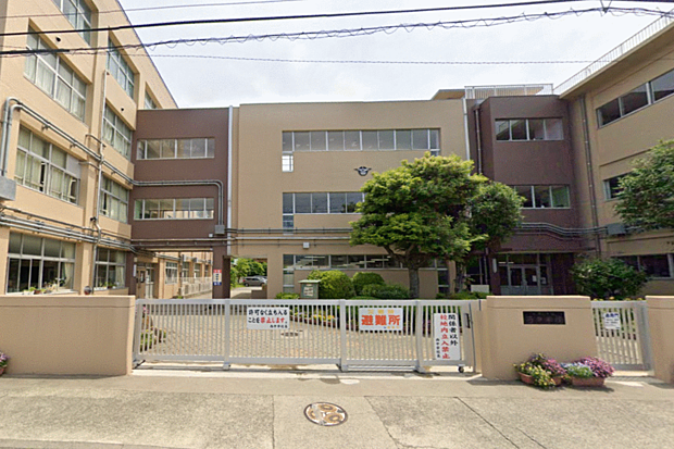 座間市立西中学校