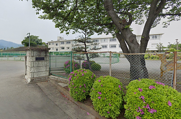 成瀬中学校