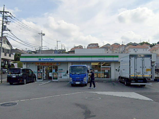 ファミリーマート町田本町田店