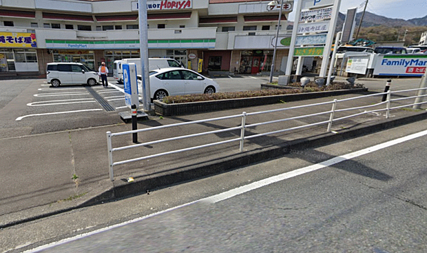 ファミリーマート上荻野店