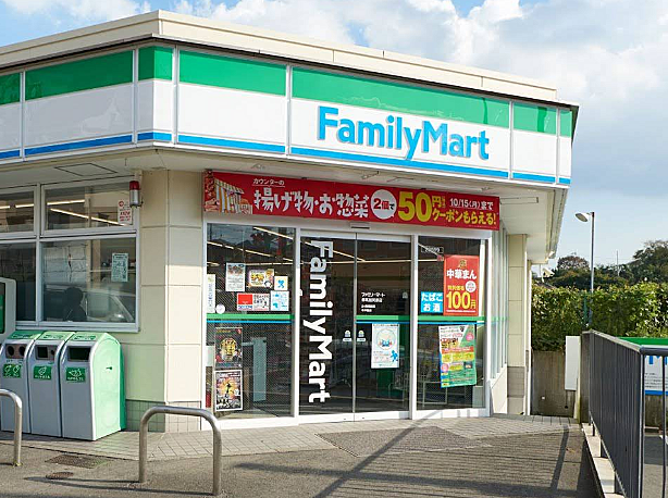 ファミリーマート都筑加賀原店まで約350ｍ
