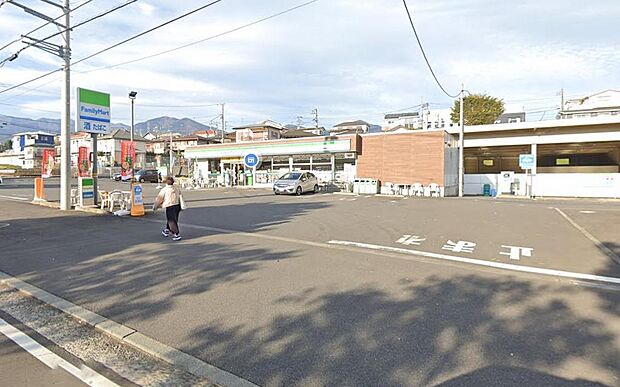 ファミリーマート運動公園東