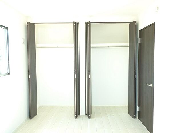 2F洋室7.1帖 収納