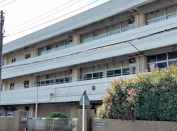 横浜市立浦島丘中学校まで約1200ｍ