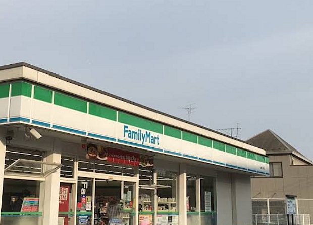 ファミリーマート青葉大場町店まで約400ｍ