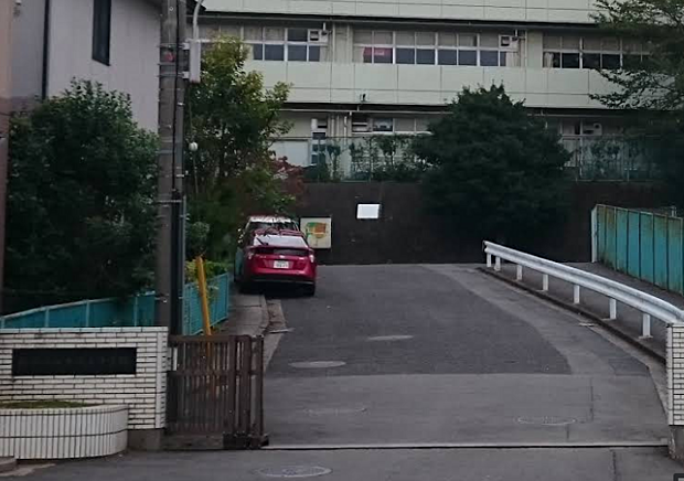 横浜市立東鴨居中学校まで約400m