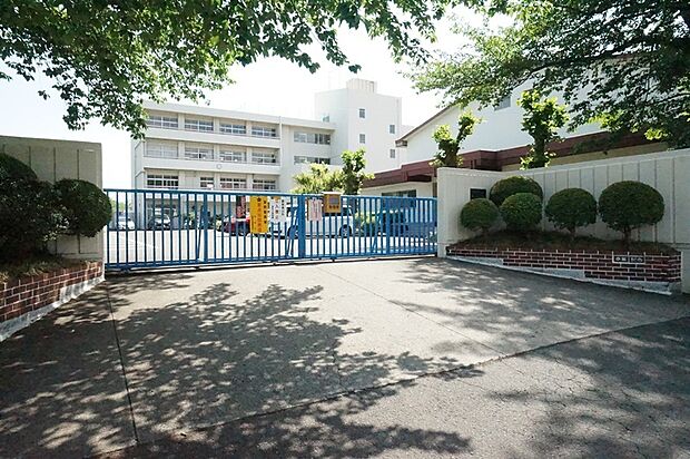 末広小学校
