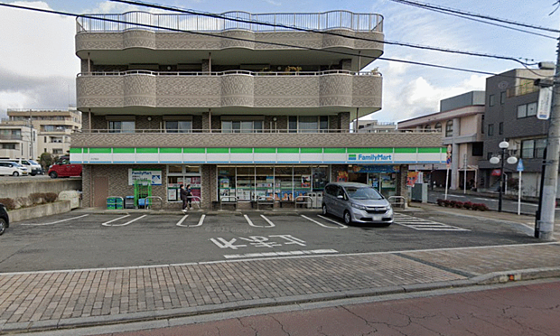 ファミリーマート渋沢店