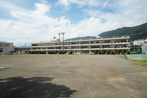 松田中学校