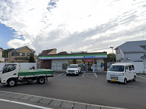 ファミリーマート町田三輪町店