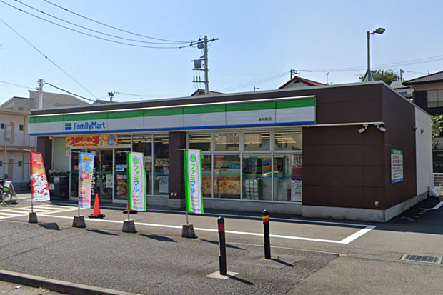 ファミリーマート新井町店