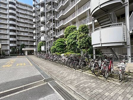 駐輪場:1台目無料、2台目以降300円/月(空き状況は管理会社に要確認)