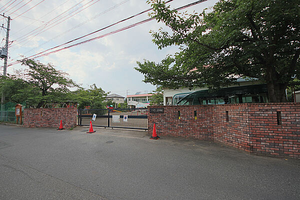 フラワー幼稚園　142ｍ　フラワー幼稚園　142m(徒歩2分)