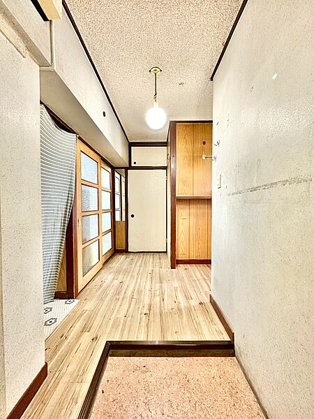 段差を抑えた玄関設計で、小さなお子様やご年配の方にも配慮された住まいです。