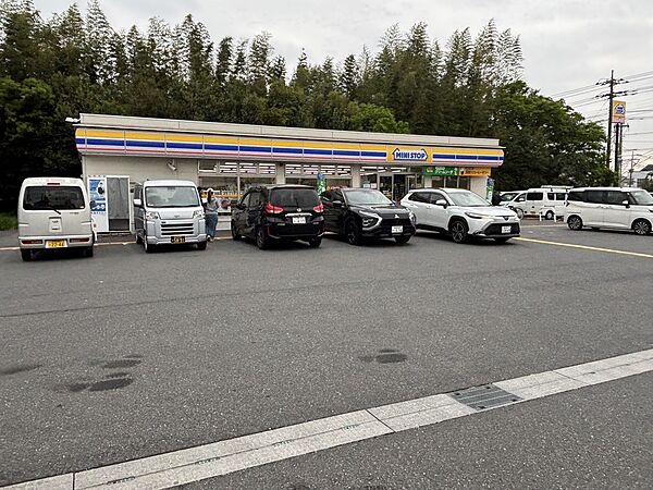 ミニストップ 八潮柳之宮店　396ｍ　ミニストップ 八潮柳之宮店　396m(徒歩5分)