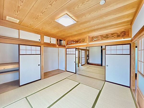 【リフォーム済】1階和室は続き間となっており、広々とお使いになることが出来ます。