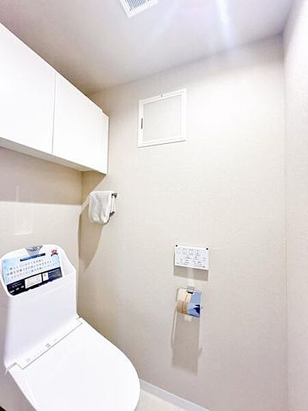 【リフォーム済】トイレです。新品に交換しております。肌が触れる水周りは新品が嬉しいですね。