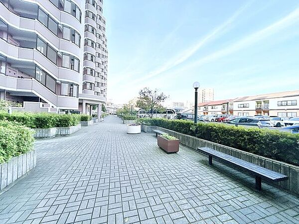 【共用部】アプローチ部分です。