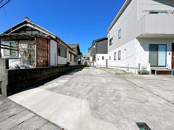 【期間限定現況販売】駐車場は4台停めることができます。（車種によります）