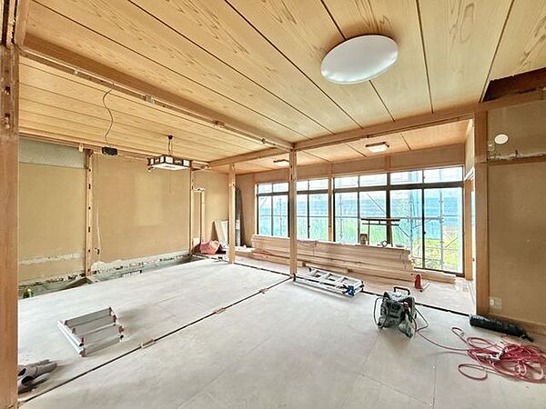 【リフォーム中】1階和室続き間はLDKに改装します。畳スペースとワークスペースを作り、使い勝手の良いリビングにいたします。