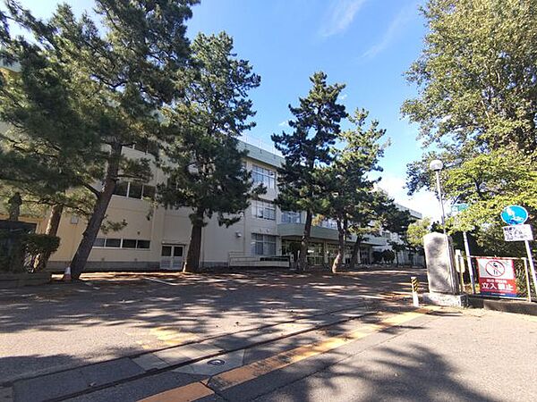 新潟市立内野小学校 徒歩16分。 1270m