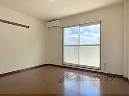 ＳｕｒｐｌｕｓＩハピネスＢ 2階1Kのリビング/ダイニング