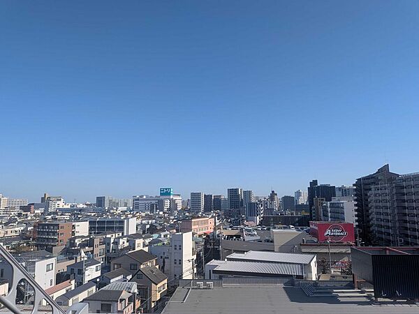 ◆バルコニー側眺望　◆高い建物が隣接していないため、日当たり・通風も良好です。
