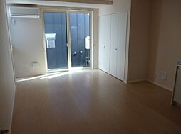 ル・レーブ 1階ワンルームのリビング/ダイニング