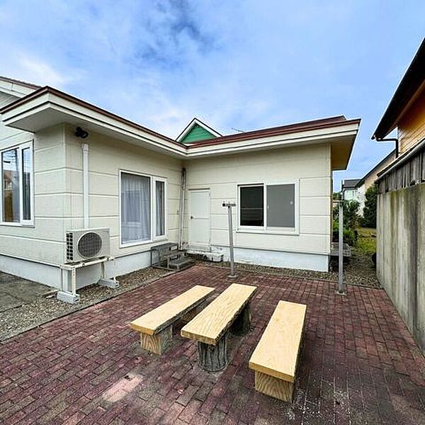 detached 北海道白老郡白老町字石山41-422
地図を見る