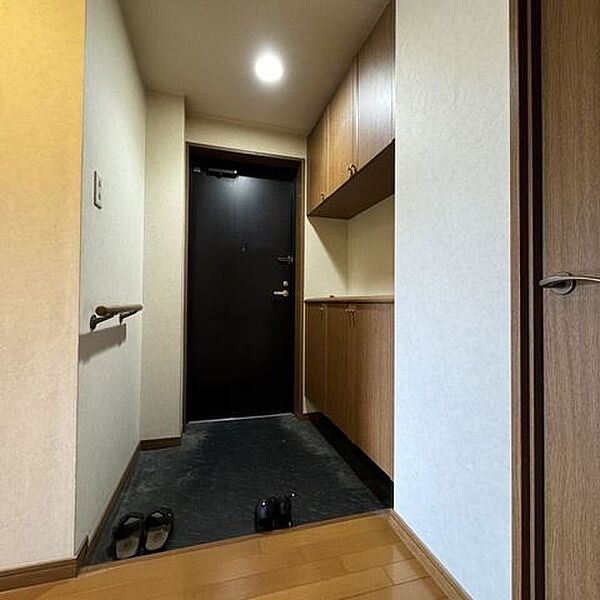 apartment 北海道苫小牧市三光町１丁目4-1
地図を見る