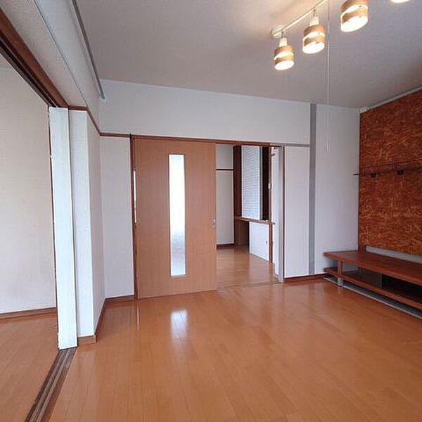 apartment 北海道苫小牧市日新町３丁目4-2
地図を見る