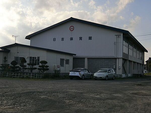 日吉体育館 610m