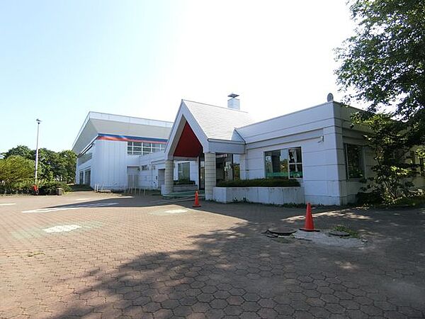 川沿公園体育館 530m
