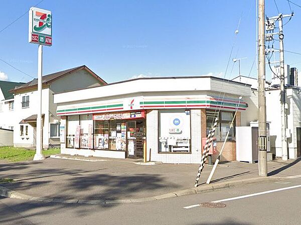 セブンイレブン室蘭白鳥台店 680m