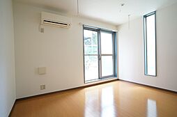 K.Gフラット 105 1階1Kのリビング/ダイニング