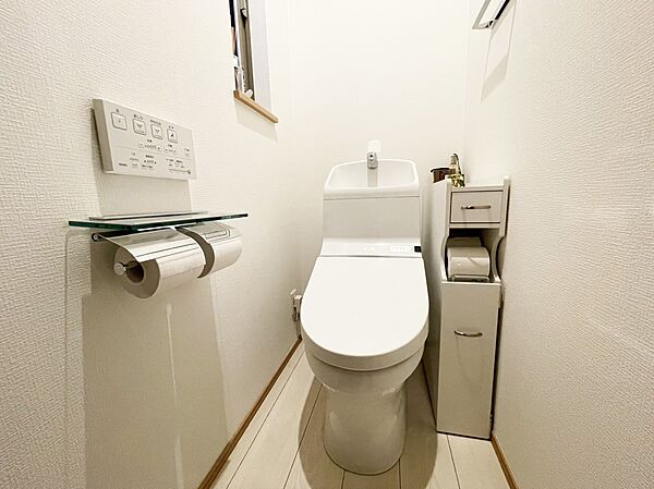 ウォシュレット機能付きトイレ