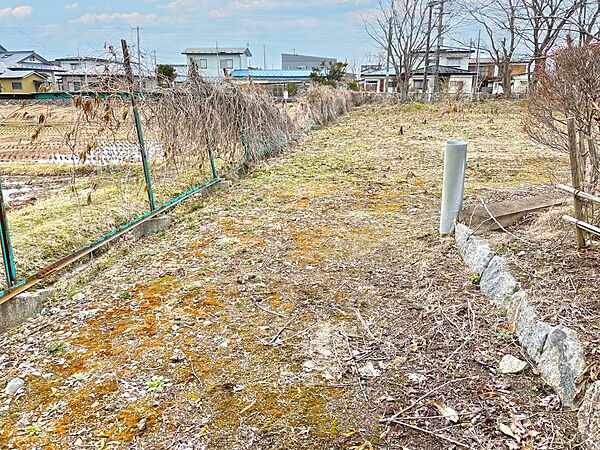 建築条件なしの売地です。