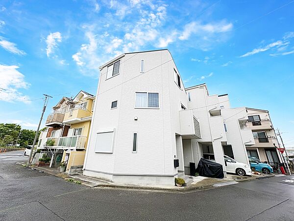 周辺は閑静な住宅街につき落ち着いた環境です。
