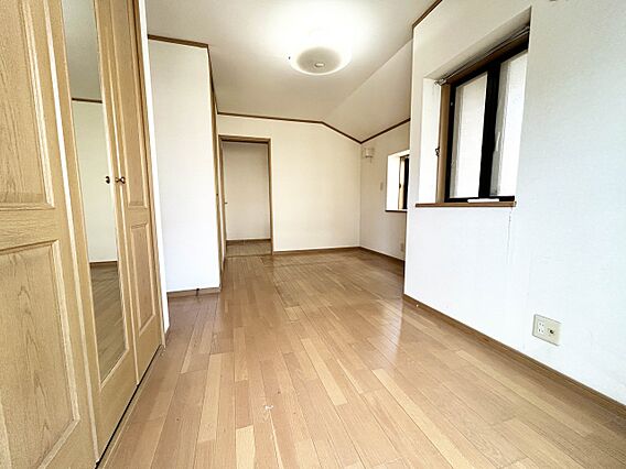 洋室7.3帖。