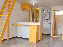 ストラーダ中の島 202 2階ワンルームのリビング/ダイニング