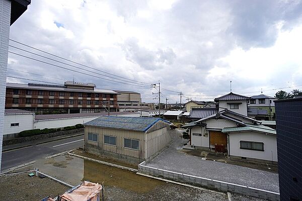 2階バルコニーからの眺望です。前面に遮るものがなく景色を一望できます。