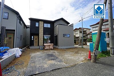 外観:風通しの良い角地。古賀駅徒歩12分、天神行急行バス停徒歩6分^^毎日の通勤・通学・買い物がしやすく、快適に過ごせます。 外観:風通しの良い角地。古賀駅徒歩12分、天神行急行バス停徒歩6分^^毎日の通勤・通学・買い物がしやすく、快適に過ごせます。