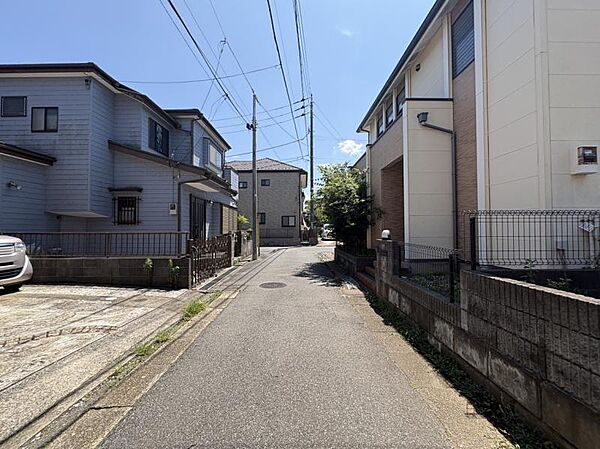 バス停まで徒歩約1分でアクセス良好！
