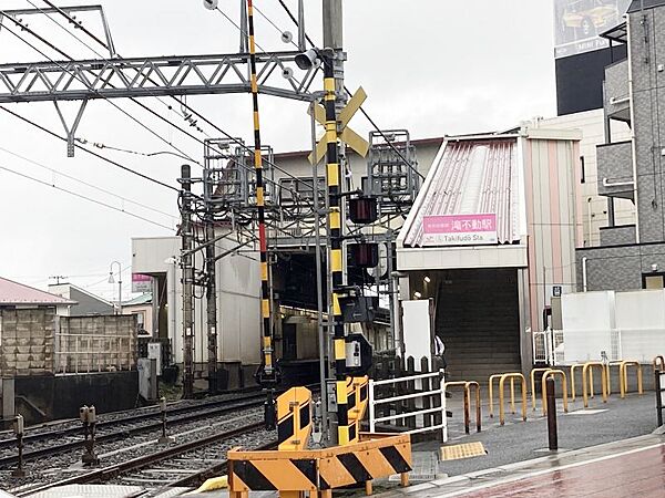 滝不動駅まで　1700m　徒歩約22分●【京成松戸線】主な駅のアクセスとして、西船橋駅まで約20分、千葉駅・京成千葉駅まで約32分。都内まで約1時間。