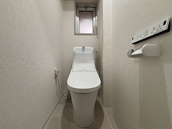 手洗い付トイレはウォシュレット機能も有！